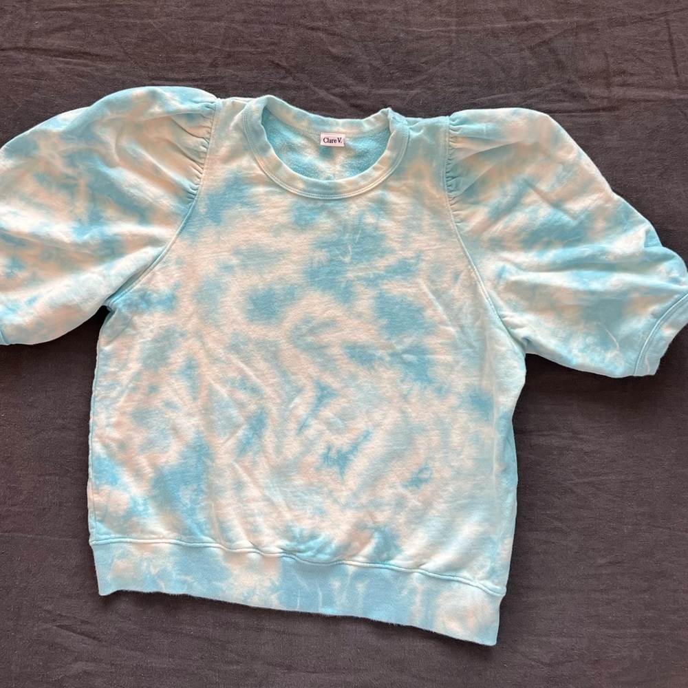 Clare V blue and white puff short sleeve sweatshirt small cloud blue the dye
